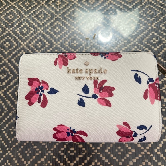 Kate Spade Staci tea garden satchel with matching wallet - Picture 3 of 10